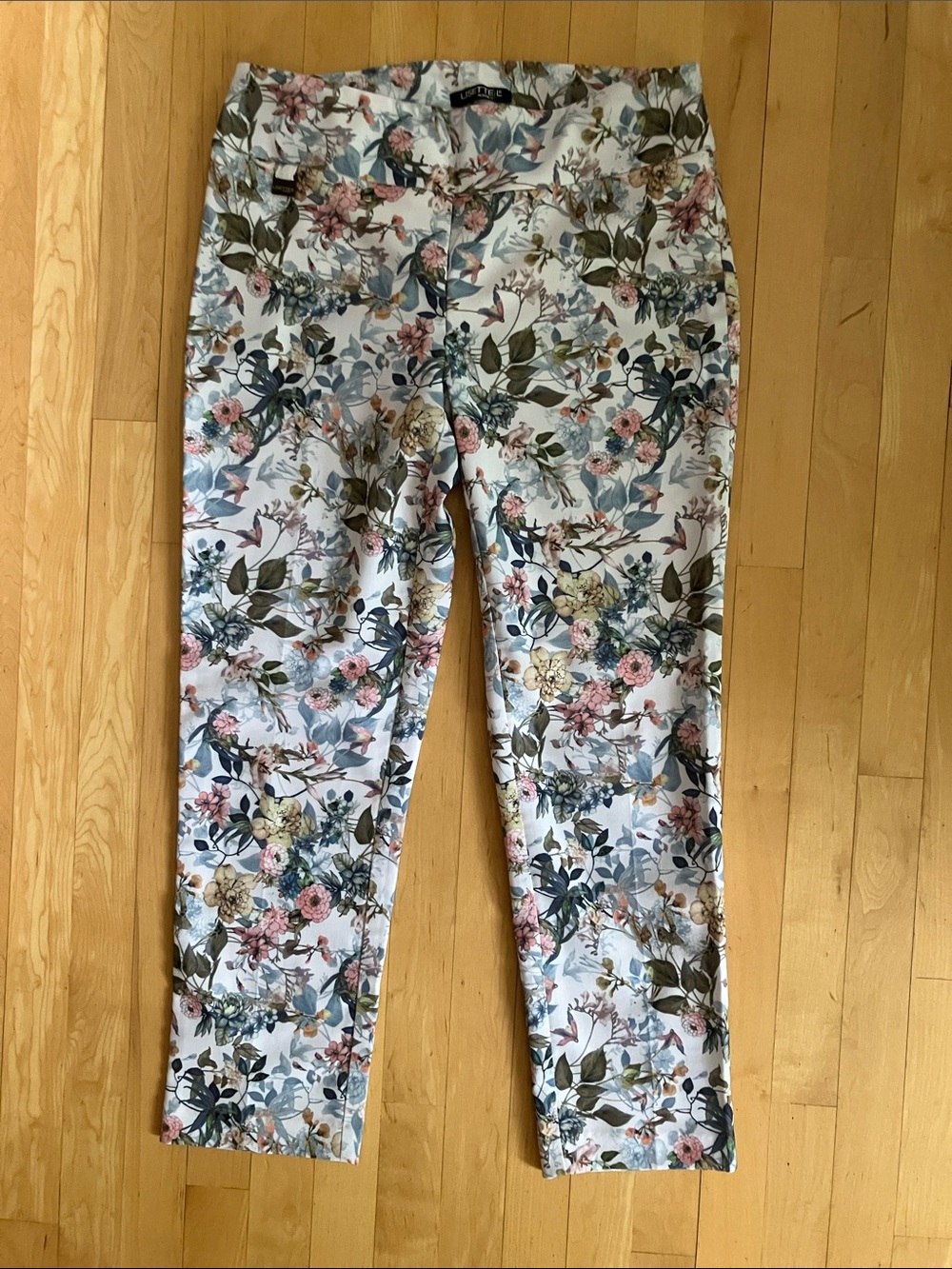 2/$20 Lisette L Montreal floral pants stretch size 10 flowers botanical
